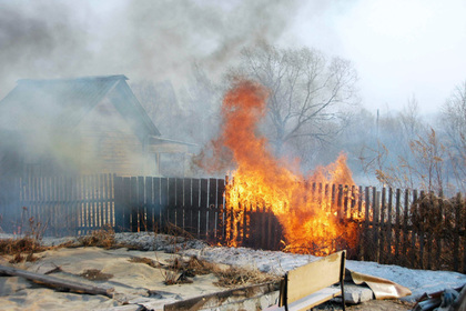 В Подмосковье пенсионер устроил пожар и совершил самоубийство из-за жилья
