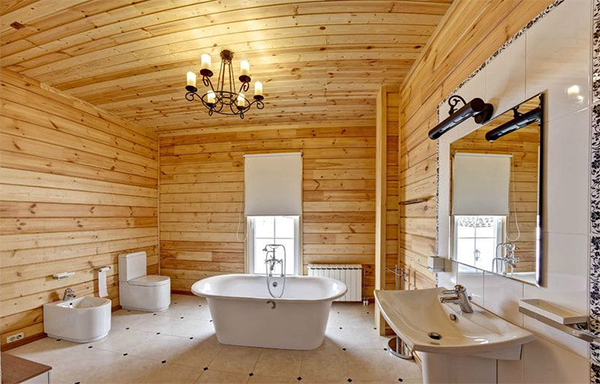 Классическая ванная комната с игривым шармом и уютной атмосферой
