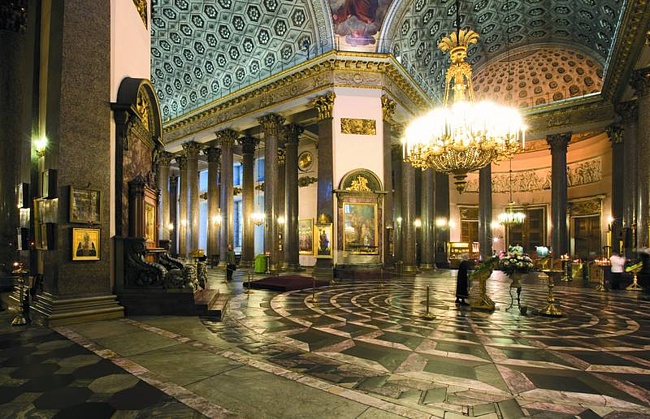 интерьер казанского собора в Санкт-Петербурге