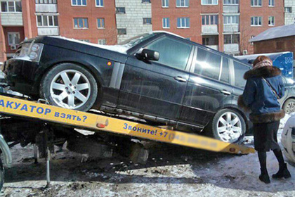 У россиянки отняли Range Rover из-за долга за квартиру