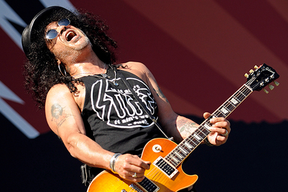 Гитарист Guns N’ Roses продал свое «логово» рэперу