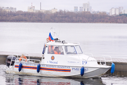 Тонущих в Москве-реке рыбаков будут вылавливать с катеров