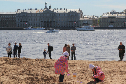 Объем вложений в недвижимость Петербурга снизился наполовину