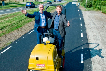В Нидерландах построили дорогу из использованной туалетной бумаги