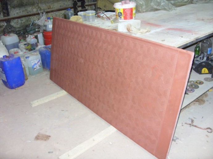 Лестничные площадки - крупногабаритные тонкостенные бетонные плиты покрытия
